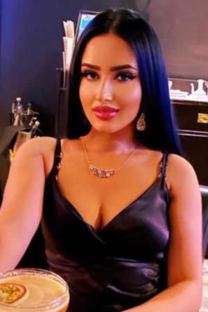 Busty Middle-Eastern London escort MELEK - Earls Court SW5